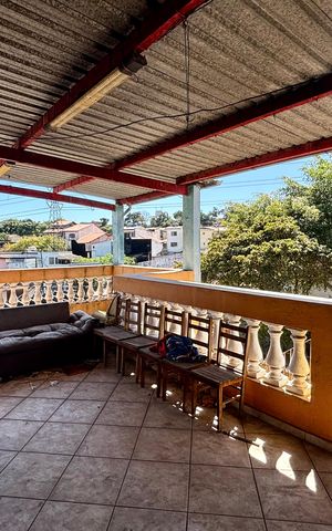 Casa à venda com 172m², 5 quartos e 3 vagasVaranda