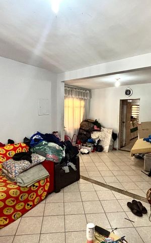 Casa à venda com 172m², 5 quartos e 3 vagasSala