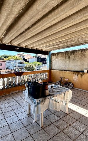 Casa à venda com 172m², 5 quartos e 3 vagasVaranda