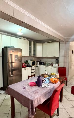 Casa à venda com 172m², 5 quartos e 3 vagasCozinha
