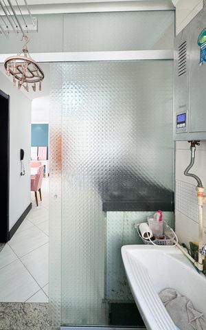 Apartamento à venda com 87m², 3 quartos e 2 vagas Apartamento à venda com 87m², 3 quartos e 2 vagasÁrea de Serviço
