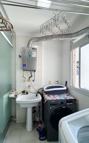 Apartamento à venda com 87m², 3 quartos e 2 vagas Apartamento à venda com 87m², 3 quartos e 2 vagasÁrea de Serviço