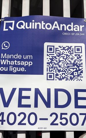 Casa à venda com 110m², 3 quartos e 1 vaga Casa à venda com 110m², 3 quartos e 1 vagaPlaquinha