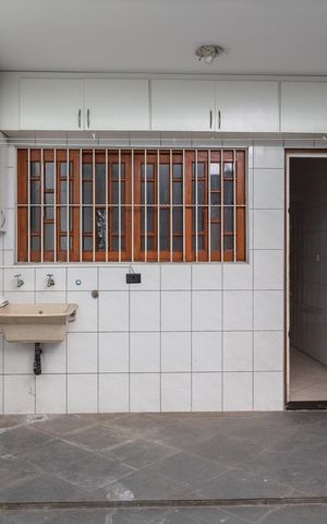 Casa à venda com 110m², 3 quartos e 1 vagaÁrea de Serviço