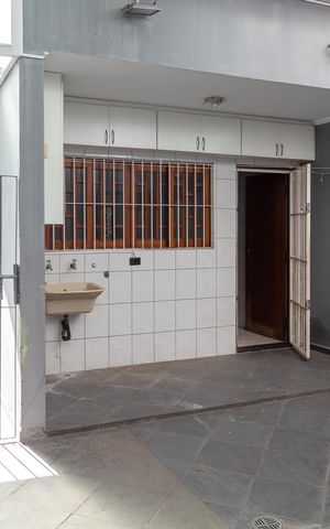 Casa à venda com 110m², 3 quartos e 1 vagaÁrea de Serviço