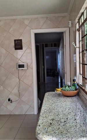 Casa à venda com 212m², 4 quartos e 3 vagasCozinha - Armários