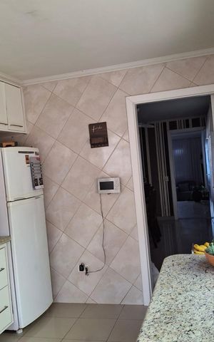 Casa à venda com 212m², 4 quartos e 3 vagasCozinha - Armários