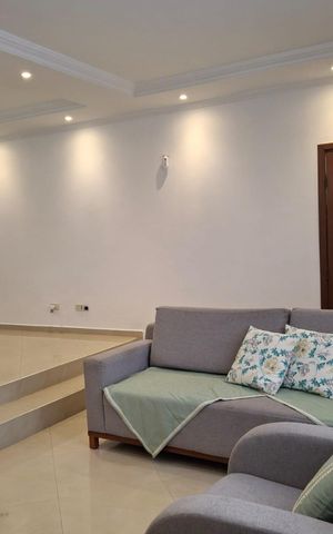 Casa à venda com 212m², 4 quartos e 3 vagasSala