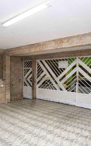 Casa à venda com 380m², 3 quartos e 2 vagasGaragem