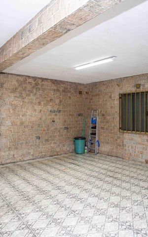 Casa à venda com 380m², 3 quartos e 2 vagasGaragem