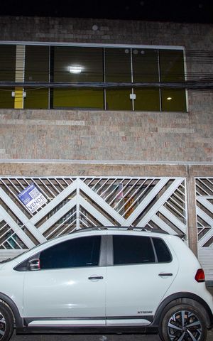 Casa à venda com 380m², 3 quartos e 2 vagasFachada