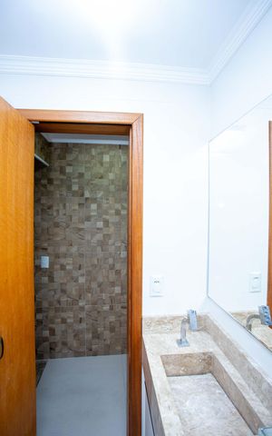Casa à venda com 380m², 3 quartos e 2 vagasLavabo