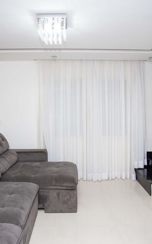 Casa à venda com 380m², 3 quartos e 2 vagasSala de TV