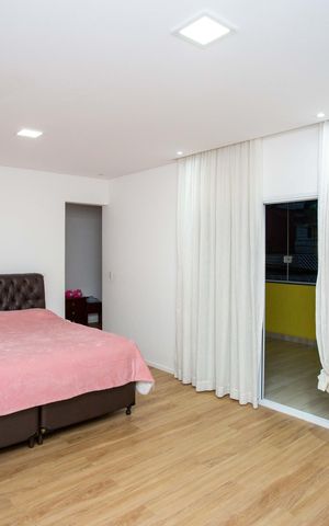 Casa à venda com 380m², 3 quartos e 2 vagasQuarto Suíte