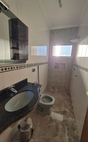 Casa para alugar com 250m², 3 quartos e 3 vagas Casa para alugar com 250m², 3 quartos e 3 vagasBanheiro social