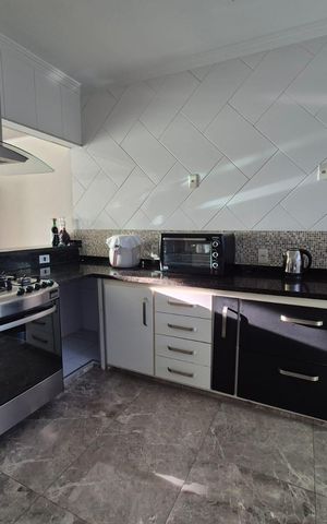 Casa para alugar com 250m², 3 quartos e 3 vagas Casa para alugar com 250m², 3 quartos e 3 vagasCozinha