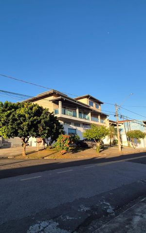 Casa para alugar com 250m², 3 quartos e 3 vagas Casa para alugar com 250m², 3 quartos e 3 vagasFachada