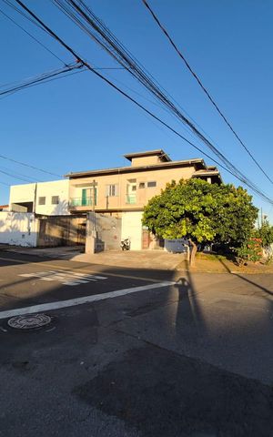 Casa para alugar com 250m², 3 quartos e 3 vagas Casa para alugar com 250m², 3 quartos e 3 vagasFachada