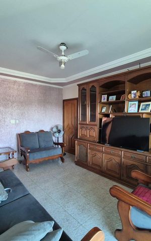 Casa para alugar com 250m², 3 quartos e 3 vagas Casa para alugar com 250m², 3 quartos e 3 vagasSala