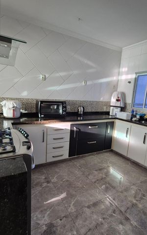 Casa para alugar com 250m², 3 quartos e 3 vagas Casa para alugar com 250m², 3 quartos e 3 vagasCozinha