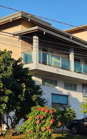 Casa para alugar com 250m², 3 quartos e 3 vagas Casa para alugar com 250m², 3 quartos e 3 vagasFachada