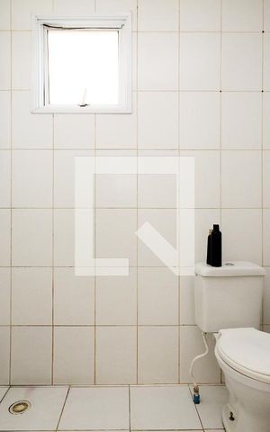 Apartamento à venda com 55m², 2 quartos e 1 vaga Apartamento à venda com 55m², 2 quartos e 1 vagaBanheiro social