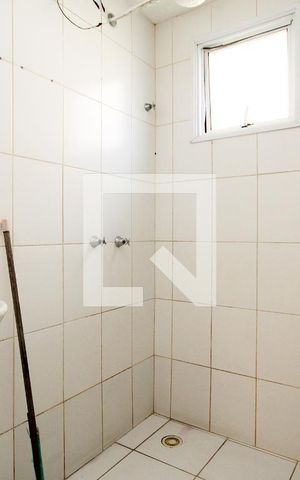 Apartamento à venda com 55m², 2 quartos e 1 vaga Apartamento à venda com 55m², 2 quartos e 1 vagaBanheiro social