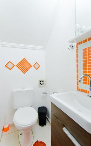 Casa de condomínio à venda com 107m², 2 quartos e 1 vagaSala - Lavabo