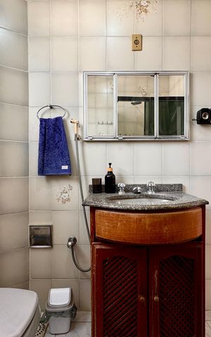 Apartamento à venda com 75m², 2 quartos e sem vaga Apartamento à venda com 75m², 2 quartos e sem vagaBanheiro social