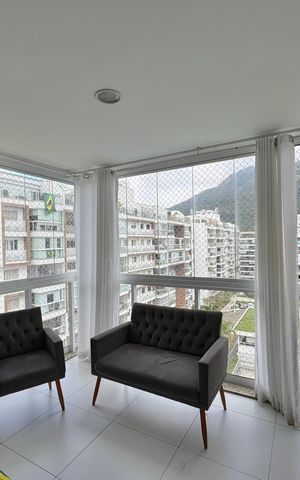 Apartamento para alugar com 200m², 3 quartos e 2 vagasVaranda