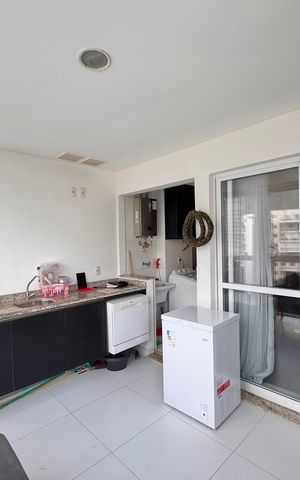 Apartamento para alugar com 200m², 3 quartos e 2 vagasVaranda