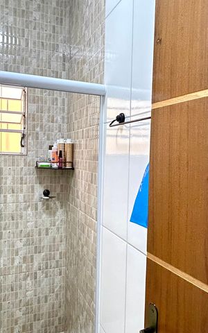 Casa à venda com 152m², 2 quartos e 2 vagas Casa à venda com 152m², 2 quartos e 2 vagasBanheiro 1