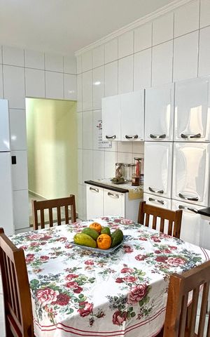 Casa à venda com 152m², 2 quartos e 2 vagas Casa à venda com 152m², 2 quartos e 2 vagasCozinha