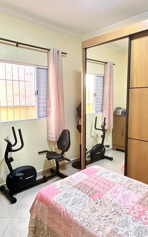 Casa à venda com 152m², 2 quartos e 2 vagas Casa à venda com 152m², 2 quartos e 2 vagasQuarto Suíte
