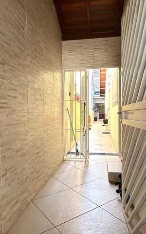 Casa à venda com 152m², 2 quartos e 2 vagas Casa à venda com 152m², 2 quartos e 2 vagasGaragem