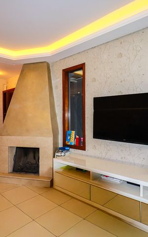 Casa de condomínio à venda com 220m², 3 quartos e 3 vagas