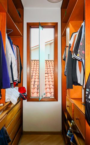 Casa de condomínio à venda com 220m², 3 quartos e 3 vagas