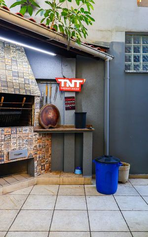 Casa de condomínio à venda com 220m², 3 quartos e 3 vagas