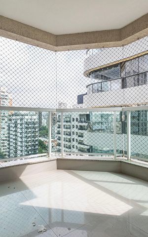 Apartamento à venda com 130m², 3 quartos e 3 vagasSala - Varanda