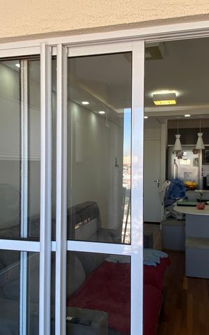 Apartamento à venda com 54m², 2 quartos e 1 vaga Apartamento à venda com 54m², 2 quartos e 1 vagaVaranda