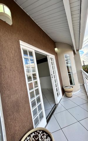 Casa à venda com 188m², 3 quartos e 5 vagas Casa à venda com 188m², 3 quartos e 5 vagasVaranda