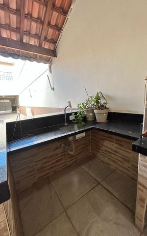 Casa à venda com 188m², 3 quartos e 5 vagas Casa à venda com 188m², 3 quartos e 5 vagasÁrea externa