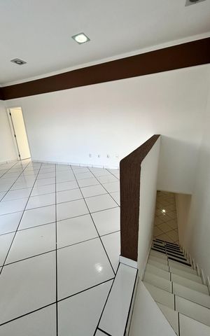 Casa à venda com 188m², 3 quartos e 5 vagas Casa à venda com 188m², 3 quartos e 5 vagasSala
