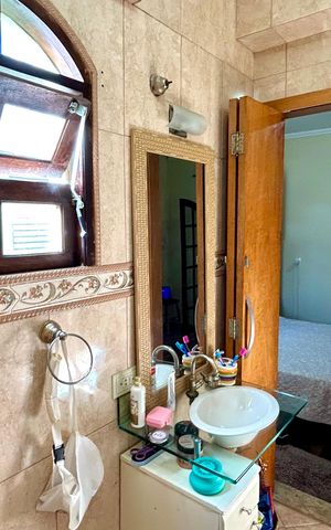 Casa para alugar com 395m², 4 quartos e 4 vagas Casa para alugar com 395m², 4 quartos e 4 vagasBanheiro 2