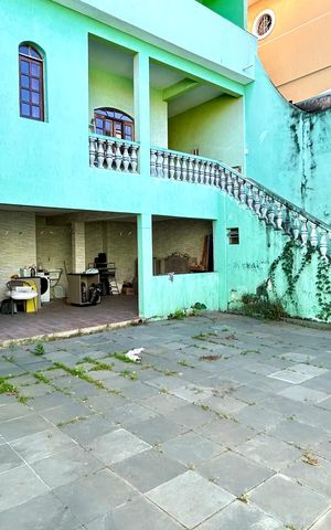 Casa para alugar com 395m², 4 quartos e 4 vagas Casa para alugar com 395m², 4 quartos e 4 vagasQuintal