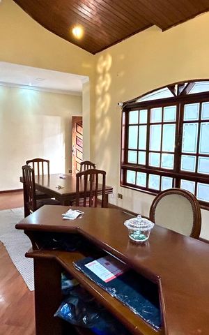 Casa para alugar com 395m², 4 quartos e 4 vagas Casa para alugar com 395m², 4 quartos e 4 vagasSala