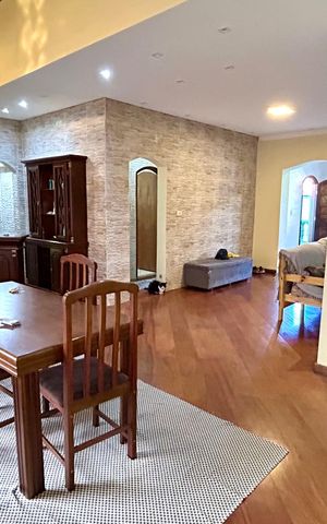 Casa para alugar com 395m², 4 quartos e 4 vagas Casa para alugar com 395m², 4 quartos e 4 vagasSala