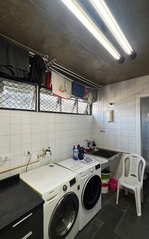 Apartamento à venda com 193m², 4 quartos e 1 vaga Apartamento à venda com 193m², 4 quartos e 1 vagaÁrea de Serviço