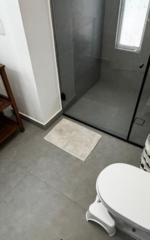 Apartamento à venda com 193m², 4 quartos e 1 vaga Apartamento à venda com 193m², 4 quartos e 1 vagaBanheiro