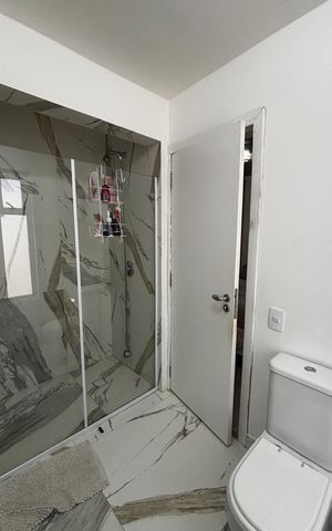 Apartamento à venda com 193m², 4 quartos e 1 vaga Apartamento à venda com 193m², 4 quartos e 1 vagaBanheiro da Suíte